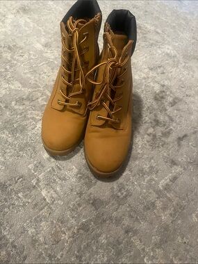 Zigi Soho Women's Tan Lace-Up Work Boots